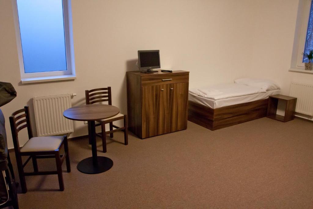 Linden Restaurant And Pension Brno Room photo